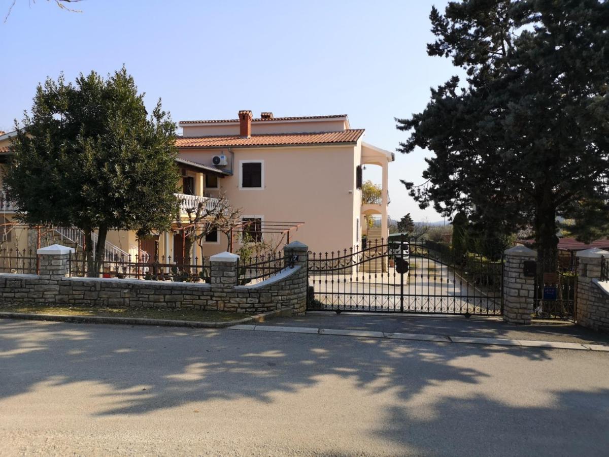Apartment Poesia Πόρετς Εξωτερικό φωτογραφία
